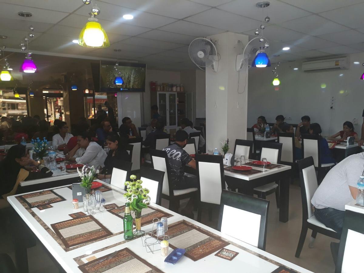 ホテル Hari Om Delhi Darbar パッタヤー エクステリア 写真