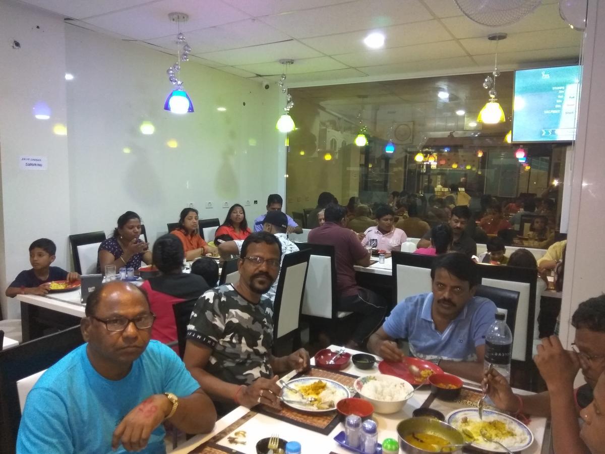 ホテル Hari Om Delhi Darbar パッタヤー エクステリア 写真